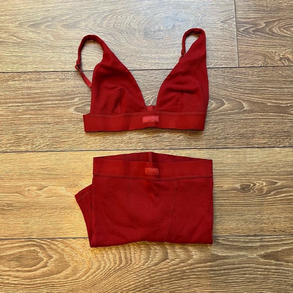 Skims Set in red